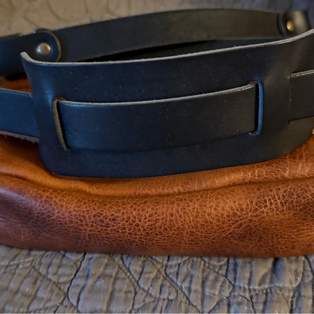 Go Forth Goods Small Kindle Satchel in Peanut Bison - Picture 6 of 11